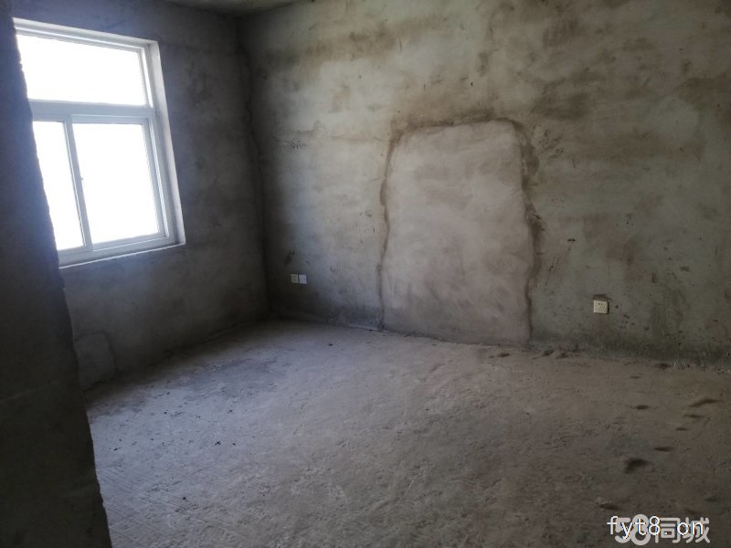 电梯房纯毛坯南北通透全天性采光前后无遮拦首付十几万